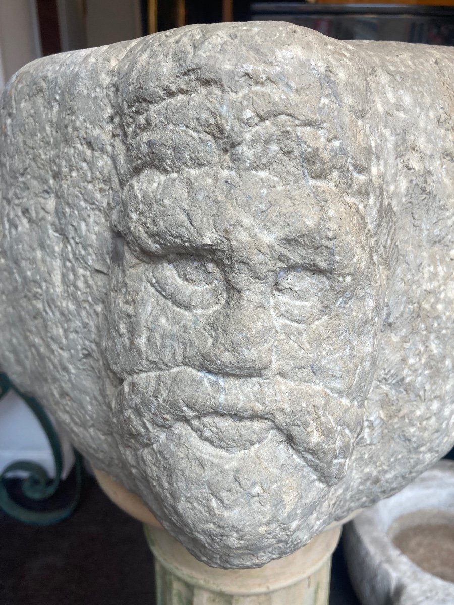 Chapiteau Roman en pierre-photo-4